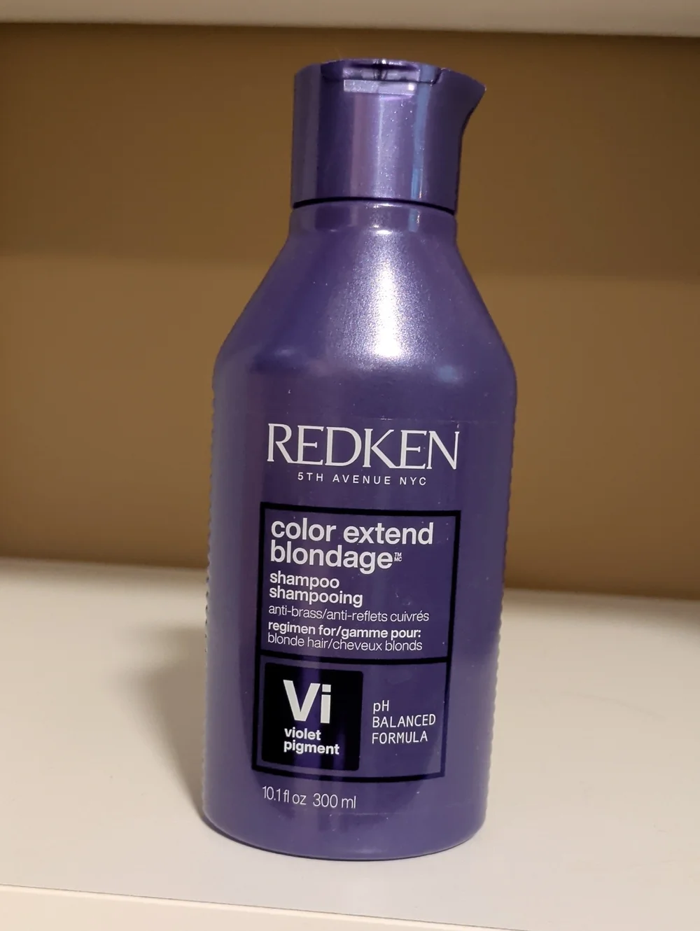 Redken Violet Color Extend Blondage Shampoo - Purple Bottle